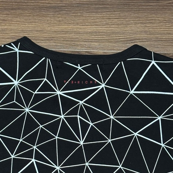 🔥🔥🔥Black and Red Geometric Men's Tee Size: XXL🔥🔥🔥 - Picture 6 of 8